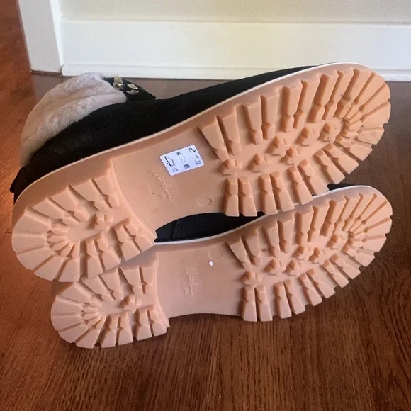 Montelliana NWT boots, beautiful quality and unworn. - Picture 12 of 13